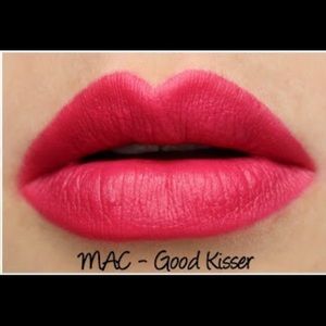 NWT MAC “Good Kisser” matte lipstick